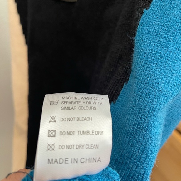 Super Soft Color Block Knit Mock Sweater - Picture 6 of 9